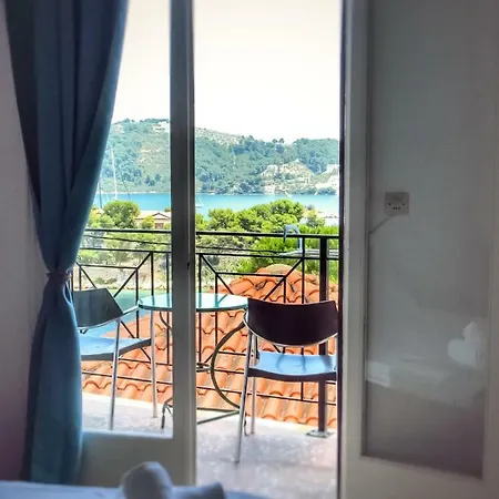 Onar Skiathos Town